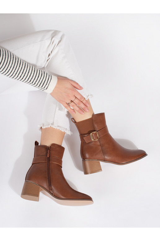 pruunid värvi naiste saapad kõrge kontsaga neetide ja pandlaga