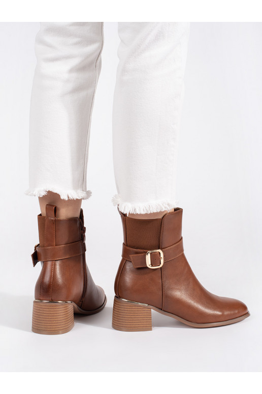 pruunid värvi naiste saapad kõrge kontsaga neetide ja pandlaga