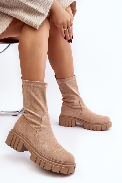 Saapad laiade nööridega beeži värvi... Saapad laiade nööridega beeži värvi...