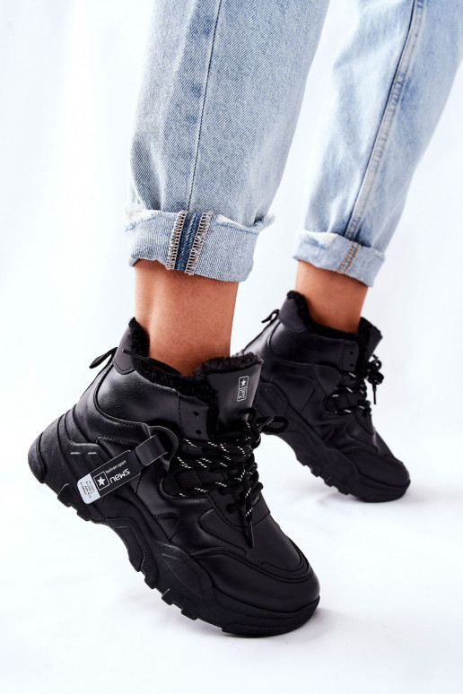 Naiselik voodriga Sneakers tüüpi... Naiselik voodriga Sneakers tüüpi...