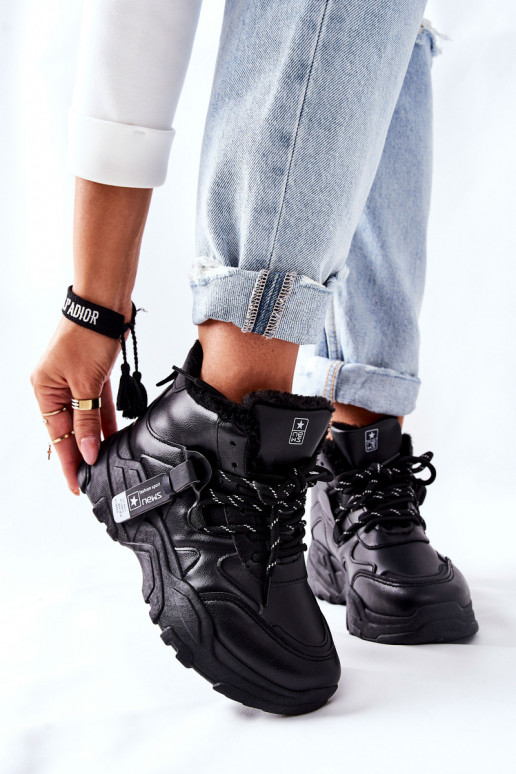 Naiselik voodriga Sneakers tüüpi... Naiselik voodriga Sneakers tüüpi...