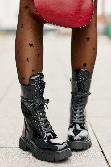 Laque voodriga saapad kaunistustega Must Kelilea