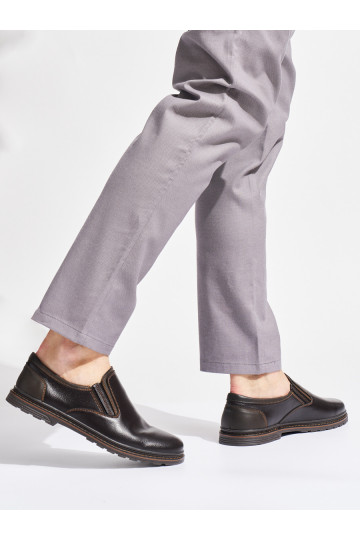 tumepruuni värvi  kingad 2