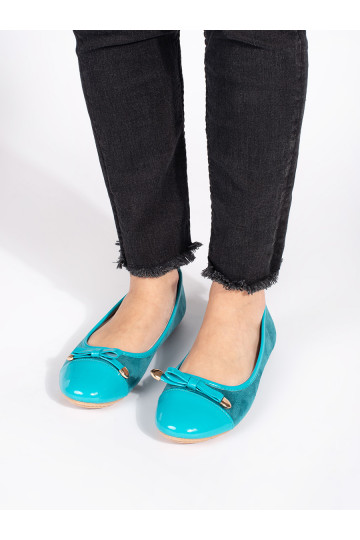 Sinist värvi  baleriinad z lakierowanym noskiem