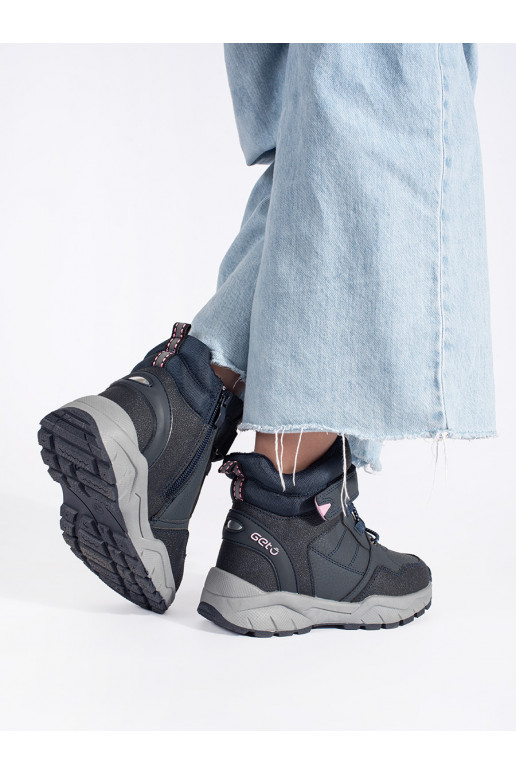 tumesinist värvi  trzewiki 