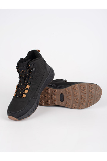 Must   Matkajalatsid