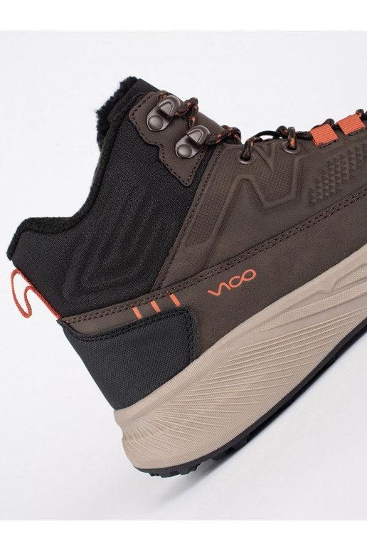 pruunid värvi   Matkajalatsid