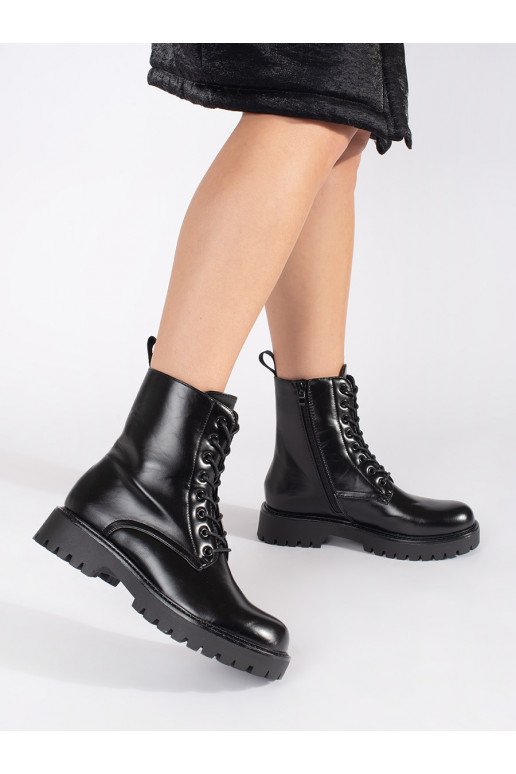 Must lumesaapad saapad  