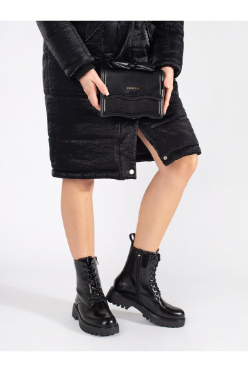 Must lumesaapad saapad   2