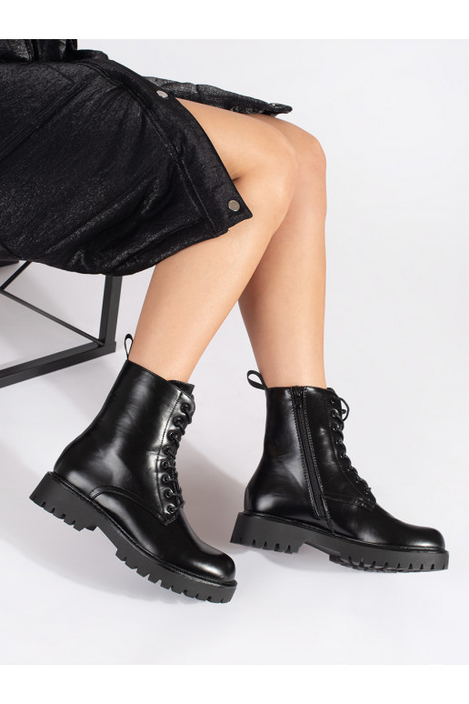 Must lumesaapad saapad  