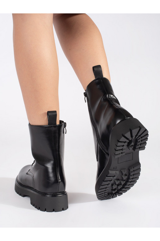 Must lumesaapad saapad  