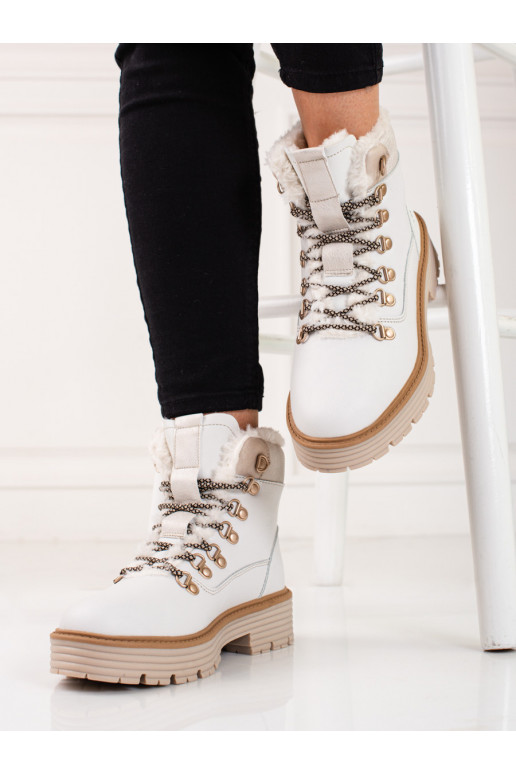 valget värvi  Naiste saapad valget värvi  Naiste saapad