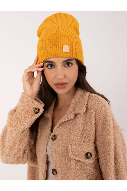 Müts on tumekollane Müts on tumekollane