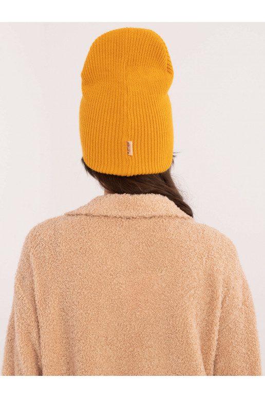 Müts on tumekollane Müts on tumekollane