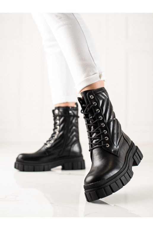 säärsaapad z pikowanym wzorem