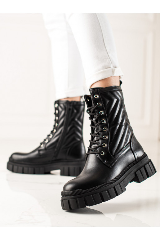 säärsaapad z pikowanym wzorem