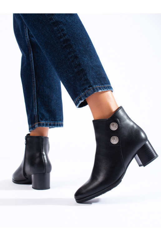  Mustad naiste saapad kõrge kontsaga