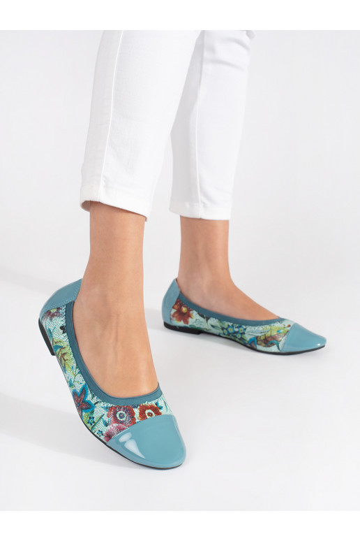 Baleriinad kwiatowy wzór z lakierowanym noskiem