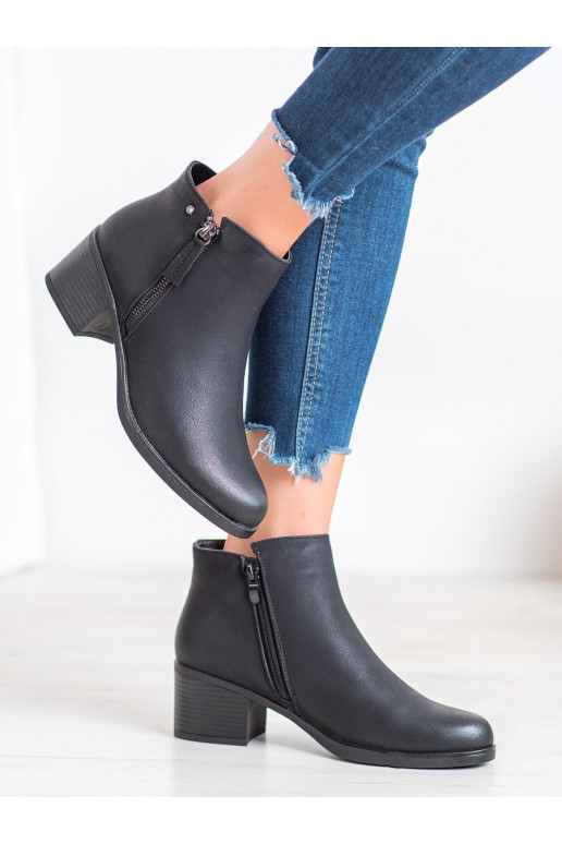 saapad kõrge jämeda kontsaga