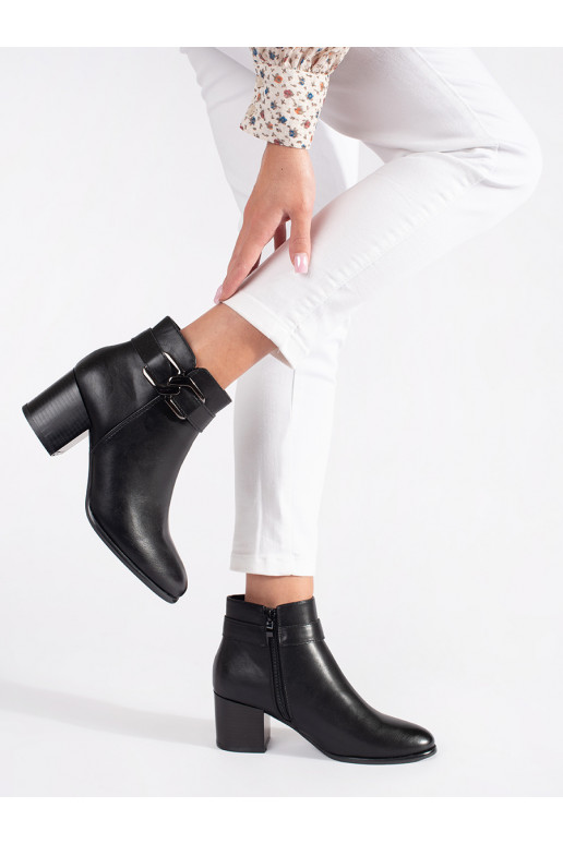 Must lumesaapad Sergio Leone 