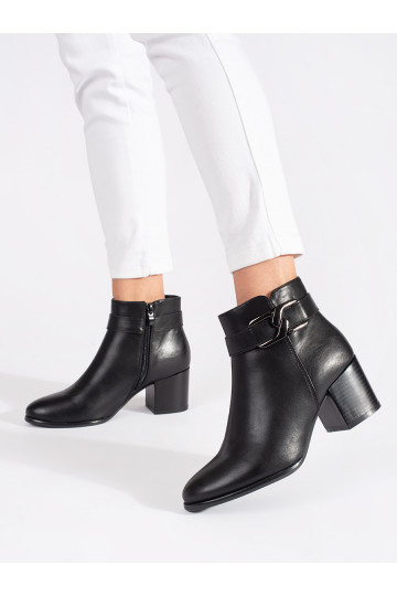 Must lumesaapad Sergio Leone  2