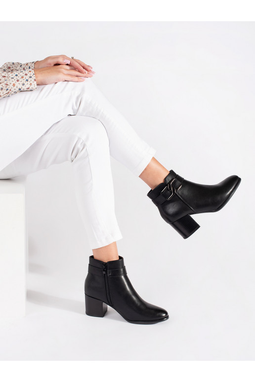 Must lumesaapad Sergio Leone 