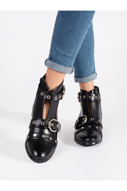 Must lumesaapad z wycięciami i ozdobami Must lumesaapad z wycięciami i ozdobami