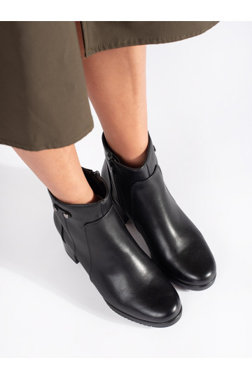 Must lumesaapad  Sergio Leone 2