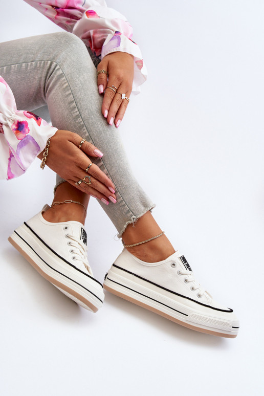 Naistesaapad Big Star NN274205 valget värvi Naistesaapad Big Star NN274205 valget värvi