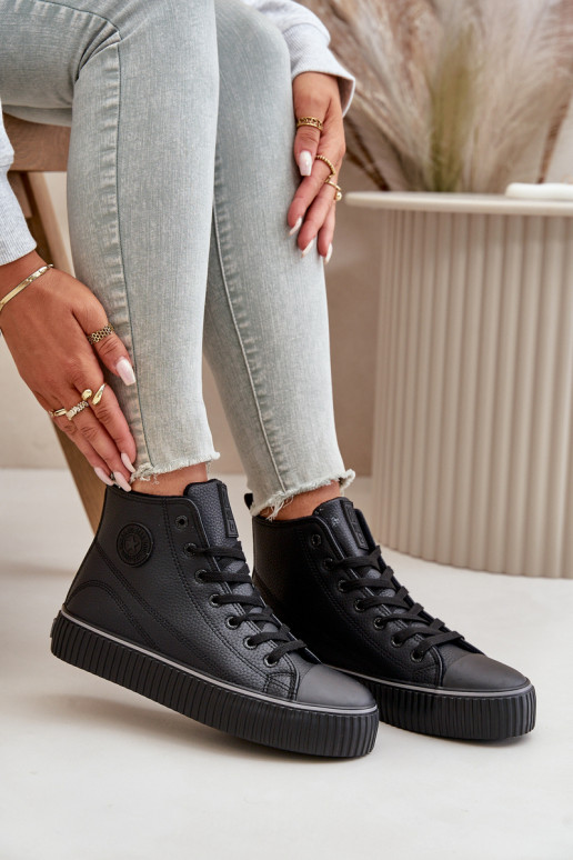 Naiste isolatsiooniga vabaaja...