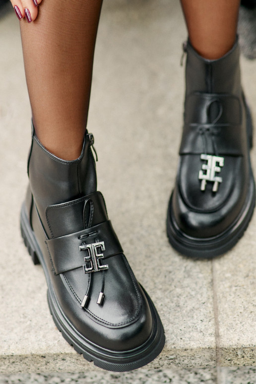 Nahast soojendatud saapad...