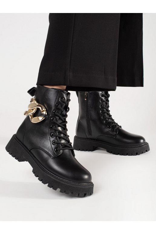 Must saapad  Must saapad