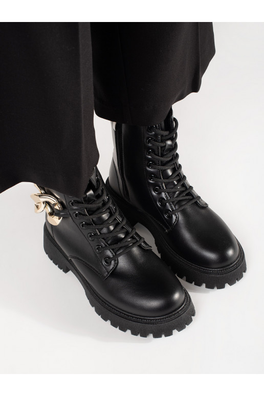 Must saapad  Must saapad