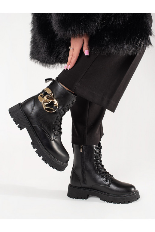 Must saapad  Must saapad