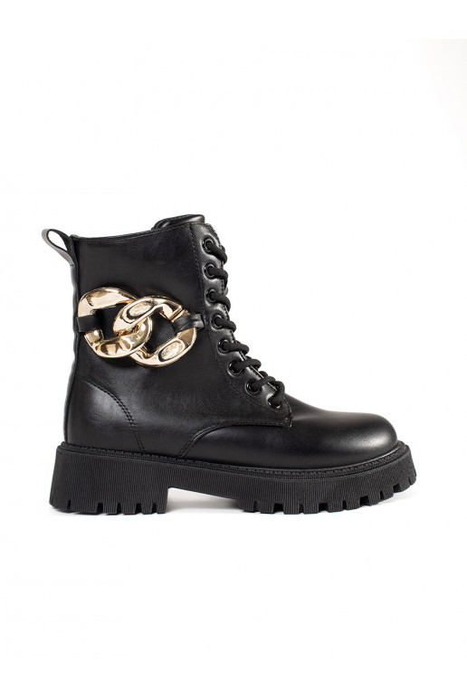 Must saapad  Must saapad