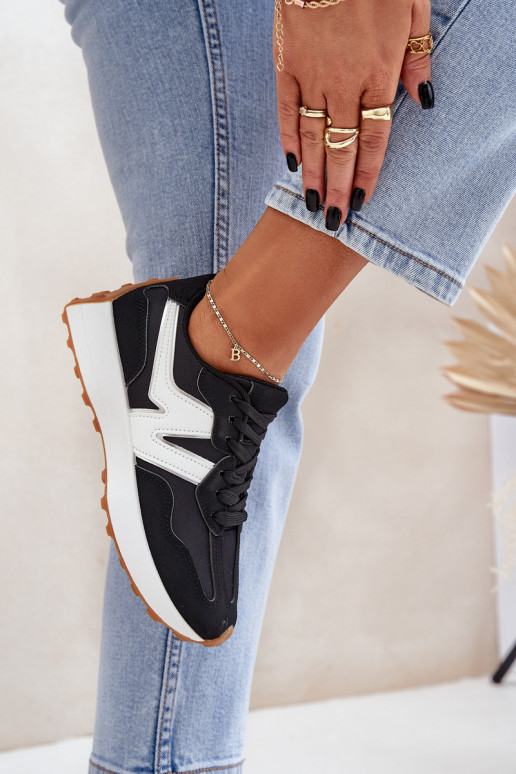 spordijalatsid  tüüpi jalanõud  Must Britma spordijalatsid  tüüpi jalanõud  Must Britma