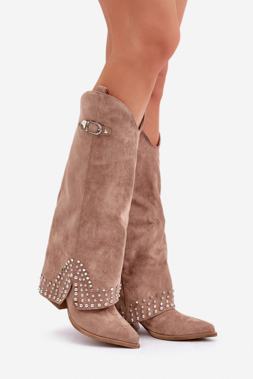 Kanna ja platvormiga kõrged saapad...