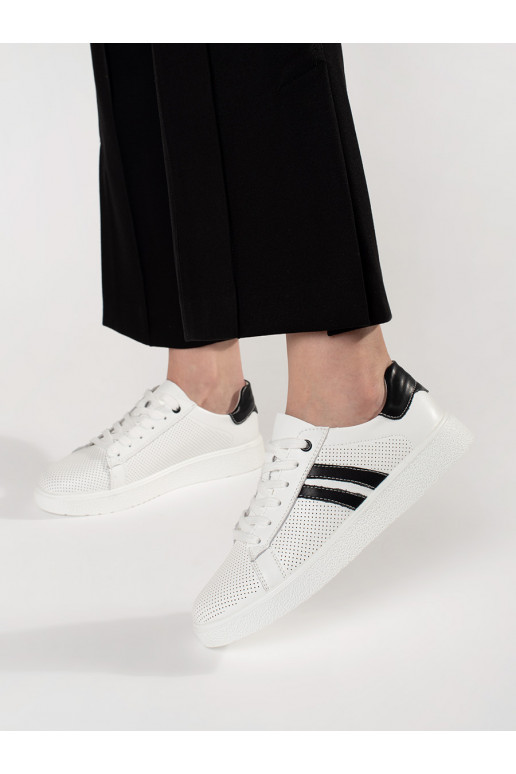 Valged spordijalatsid   Valged spordijalatsid