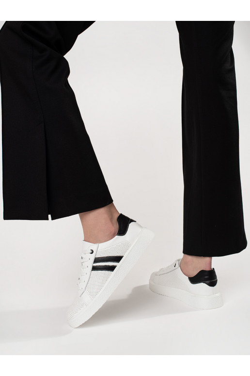 Valged spordijalatsid   Valged spordijalatsid