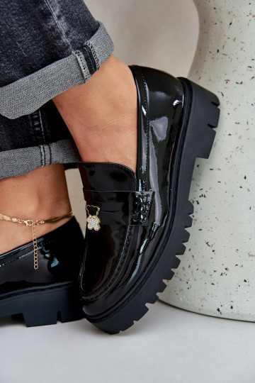 Lakitud mokassiinid  Z Przypinką  Must Wulinea