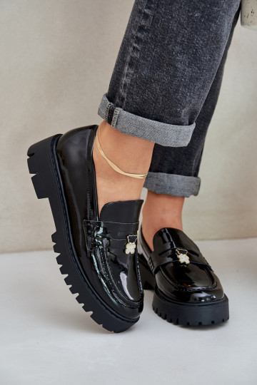 Lakitud mokassiinid  Z Przypinką  Must Wulinea 2