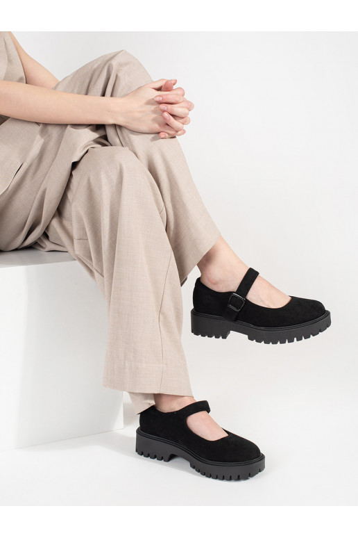 Must kingad platvormiga  Must kingad platvormiga