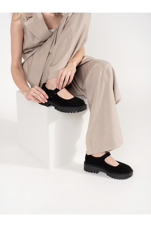 Must kingad platvormiga  Must kingad platvormiga