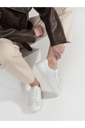 Valged spordijalatsid   2