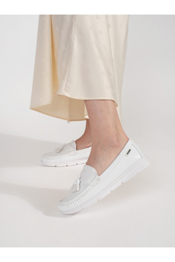 valget värvi mokassiinid