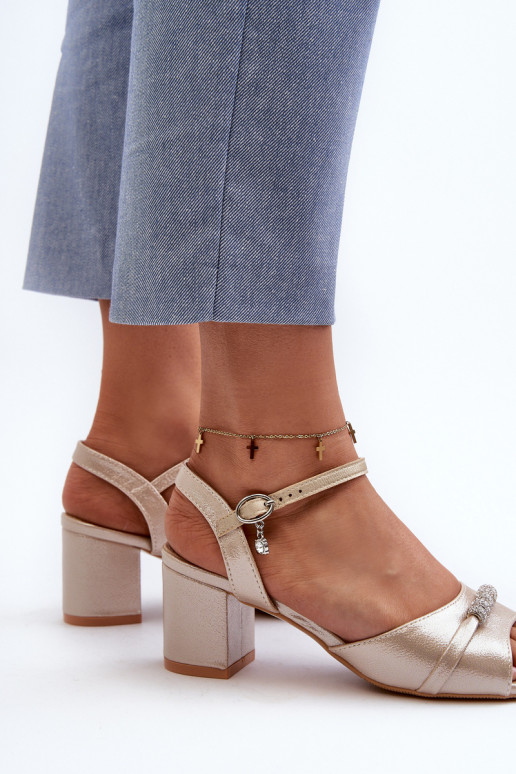 Naistele kunstnahast sandaalid... Naistele kunstnahast sandaalid...