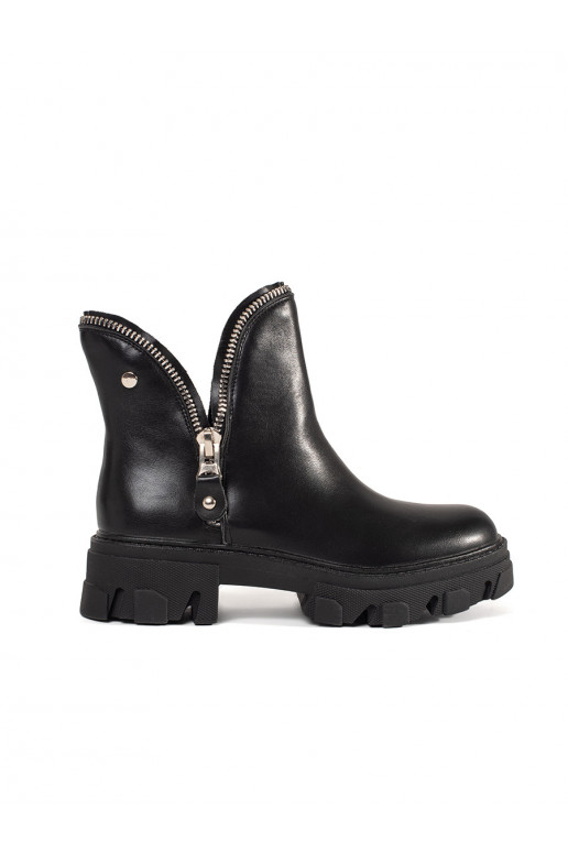 Naiste poolsaapad paksul platvormil