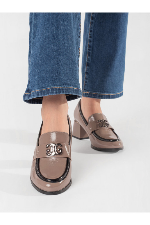 Stiilsed poolsaapad kolorze taupe