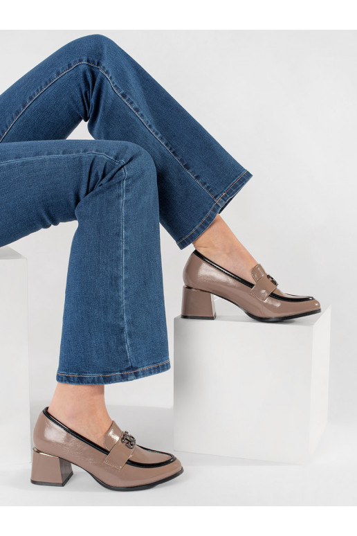 Stiilsed poolsaapad kolorze taupe