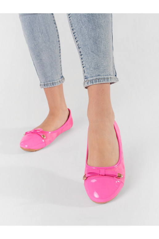 Tumeroosad värvi  baleriinad z lakierowanym noskiem Tumeroosad värvi  baleriinad z lakierowanym noskiem